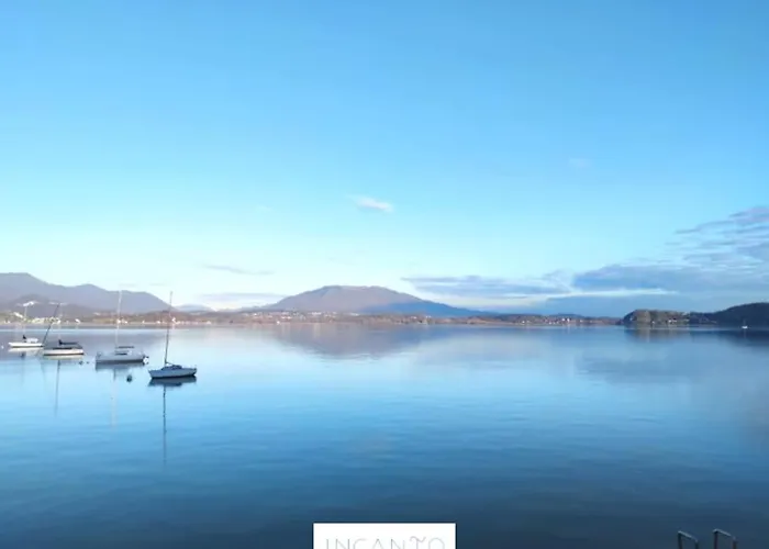 Incanto Splendida Vista In Pieno Centro Апартаменты Леза